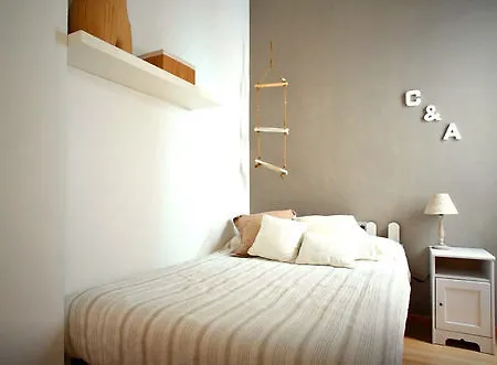 Flateli Enric Granados 72 Barcelona